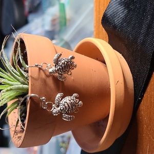 Turtles dangle earrings